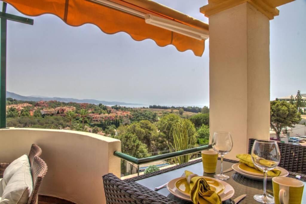 Apartment In Senorio De Aloha With Sea Views *