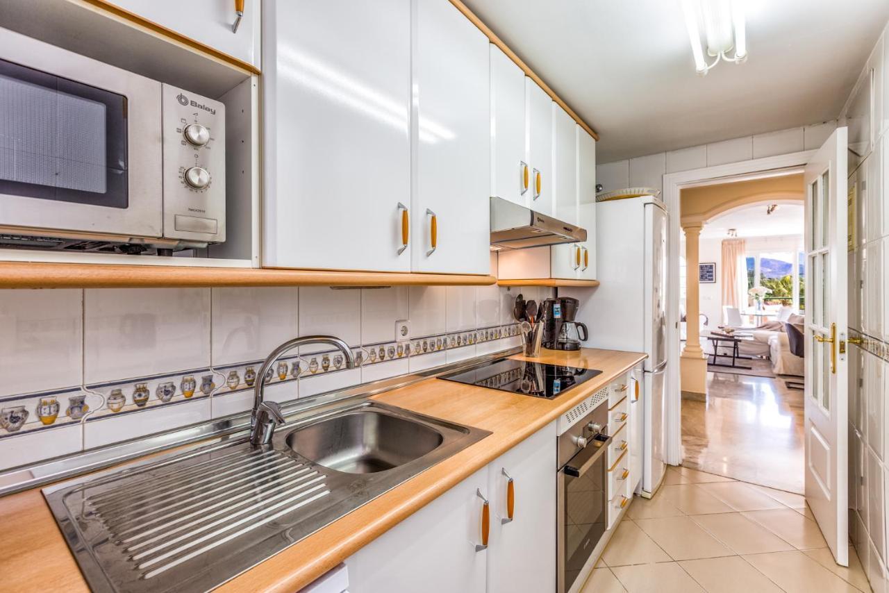 Apartment In Senorio De Aloha With Sea Views Marbella